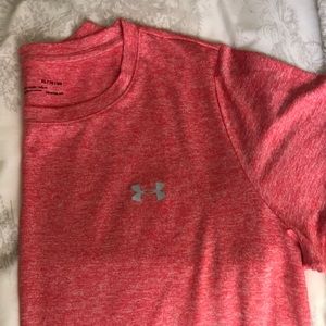 Under Armour Heatgear loose short sleeve shirt